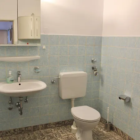 דירה Roemerstrasse ניאוס